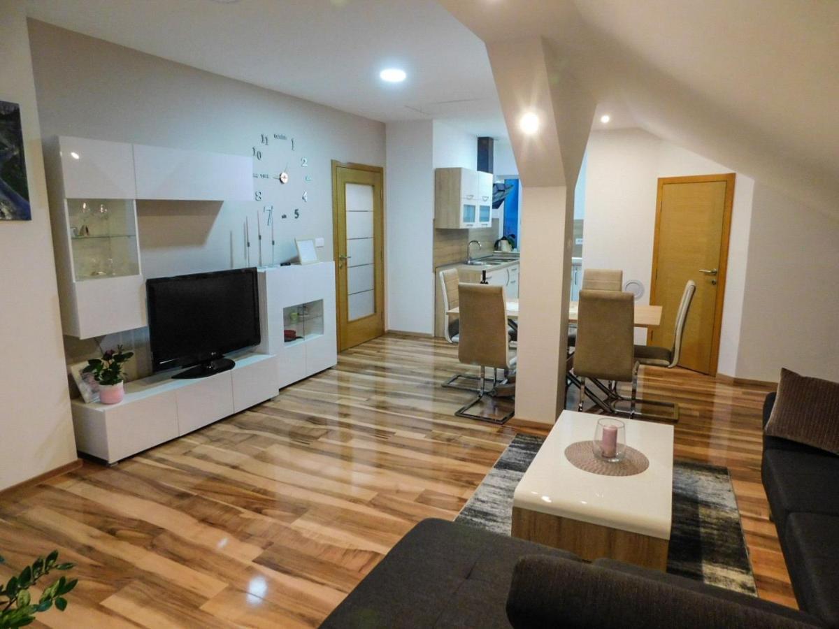 Apartman Lara Otočac Εξωτερικό φωτογραφία