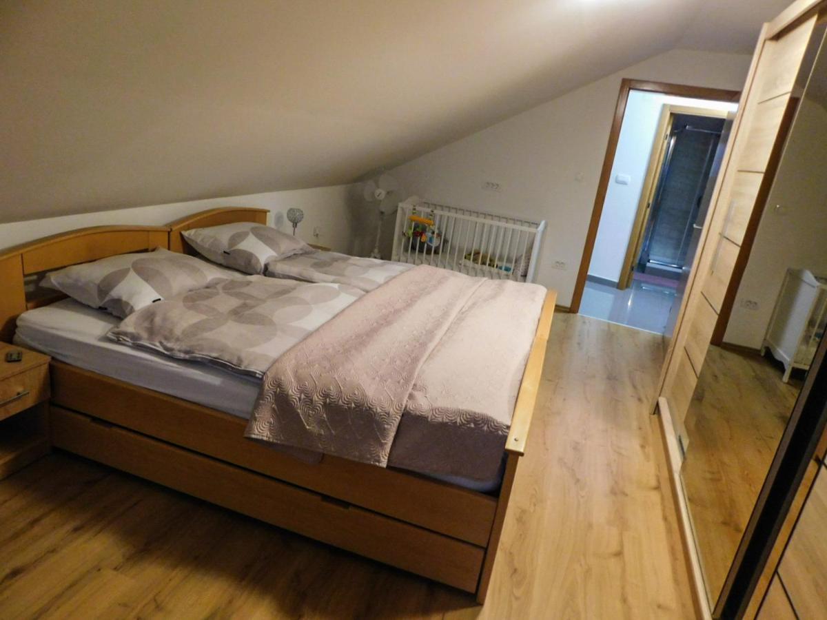 Apartman Lara Otočac Εξωτερικό φωτογραφία